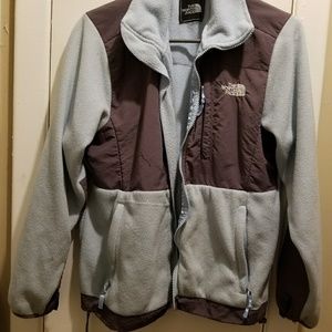 No zipper on this jacket